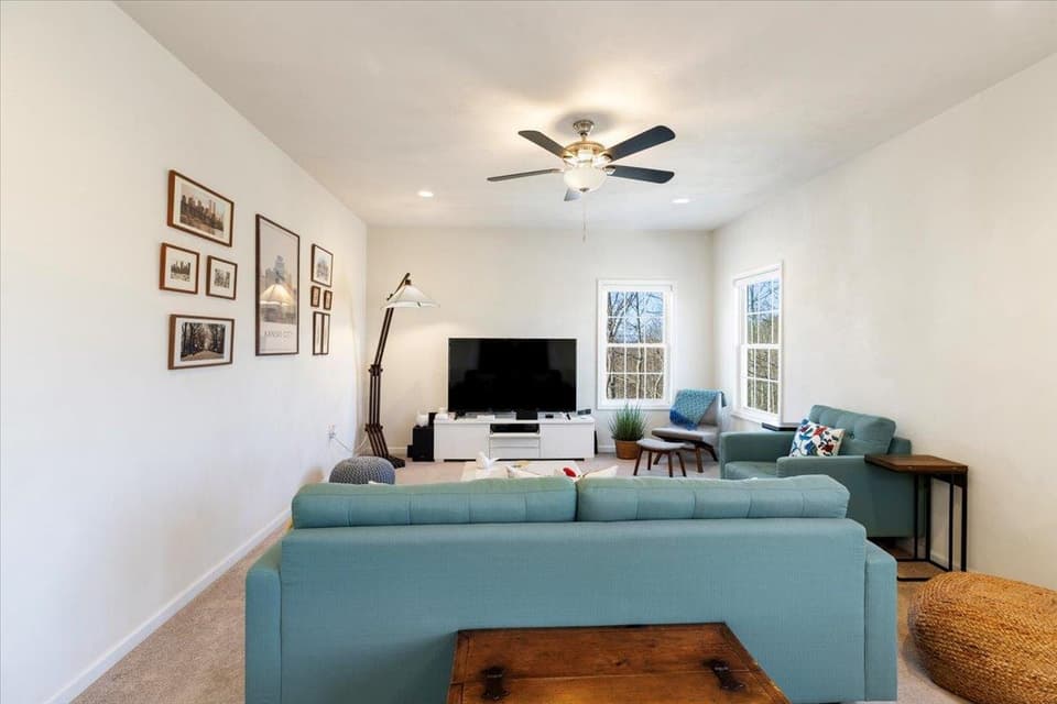 1140 Crosscreek Drive, photo 9 of 40