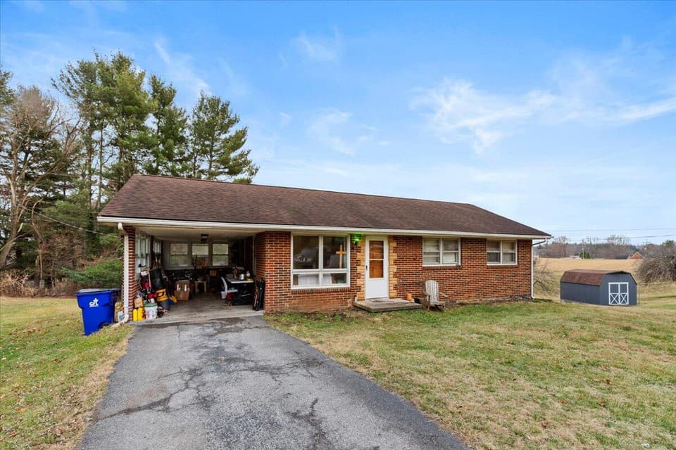 135 Griggs Street, photo 2 of 36