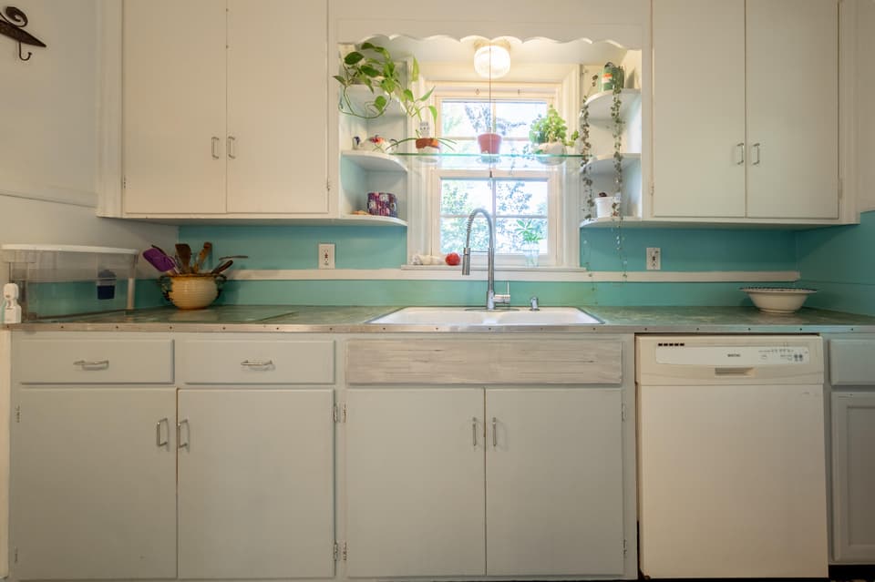 810 College St NW, photo 17 of 38