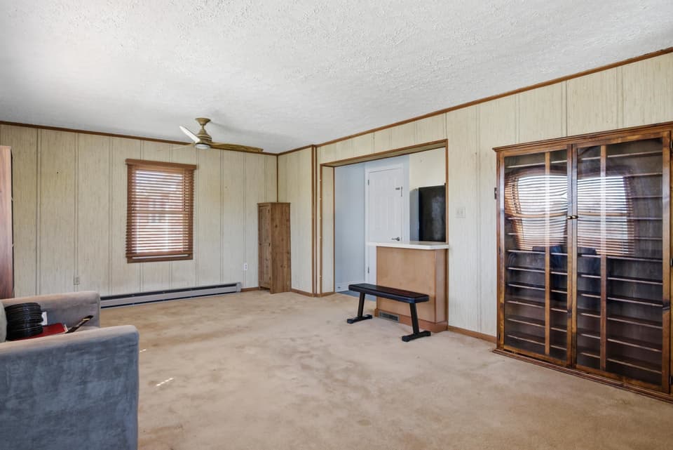 205 Roundhill Drive, photo 26 of 40