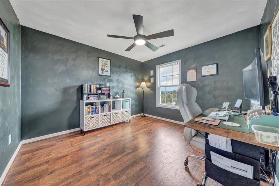 350 Chelsea Loop, photo 21 of 37