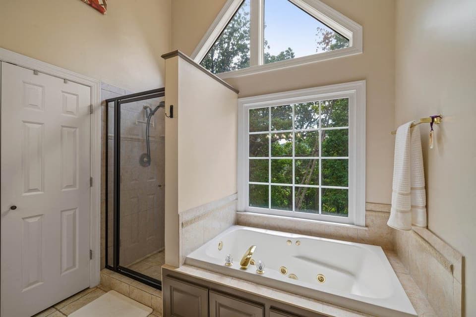 2050 Lubna Drive, photo 22 of 40