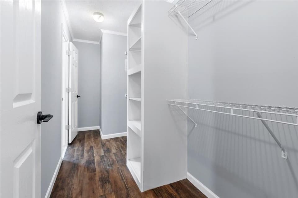 1559 Testerman Drive, photo 13 of 38