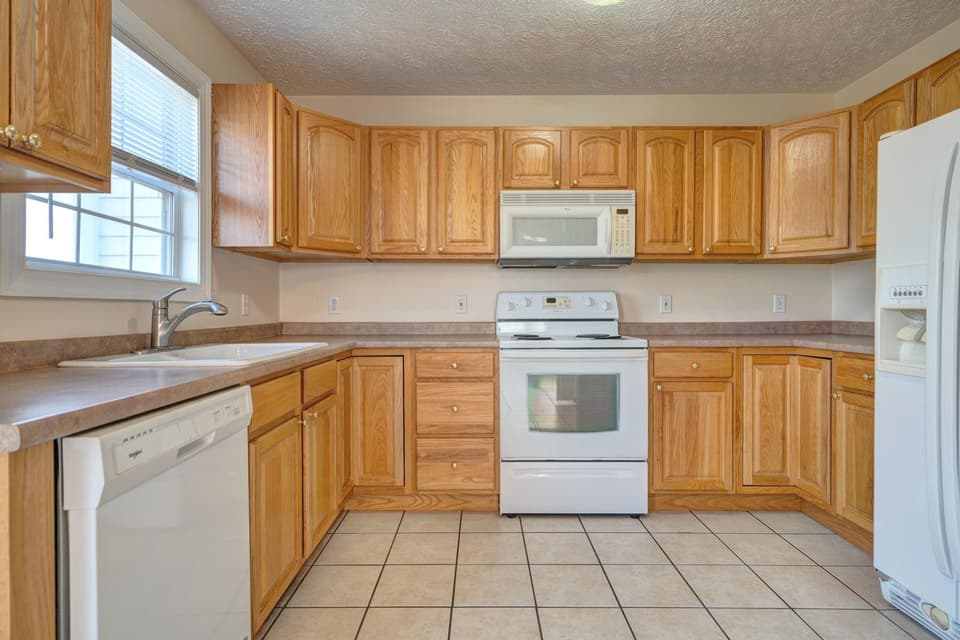 295 Tall Oak Boulevard, photo 13 of 34