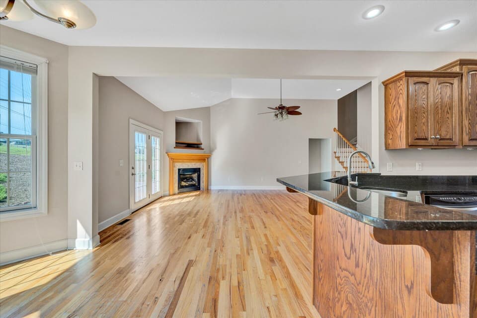 2075 Lake Vista Dr, photo 20 of 38
