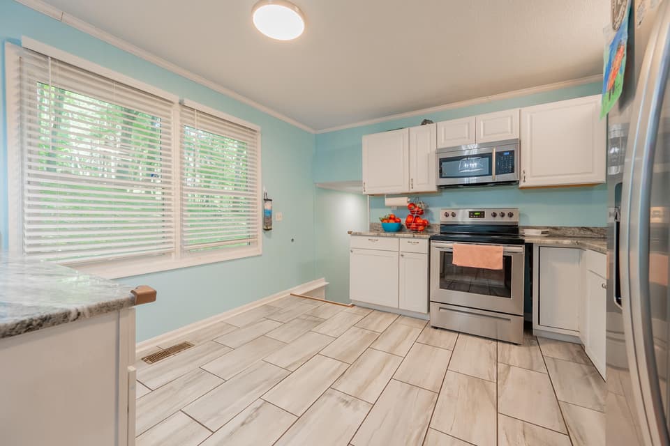1265 Chestnut Drive, photo 24 of 40