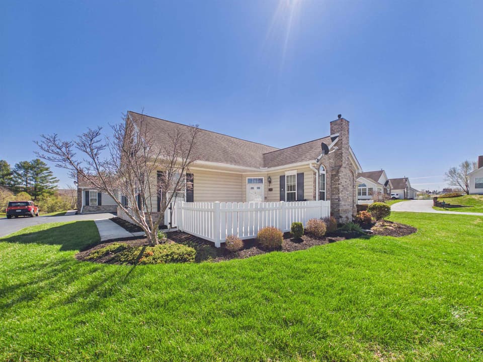 133 E Patriot Way NW Unit 172, Christiansburg, VA