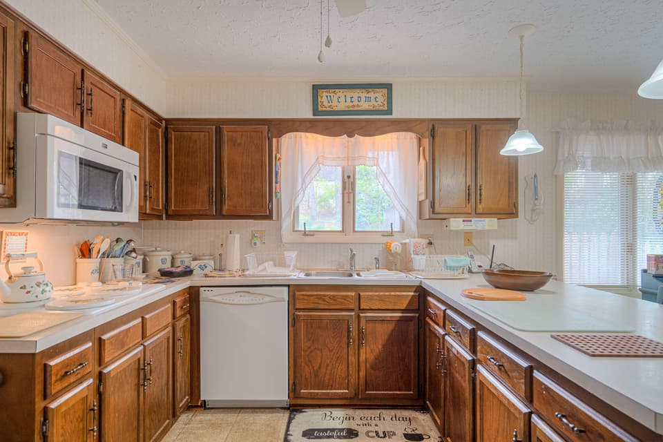 1144 Round Meadow Dr, photo 10 of 36