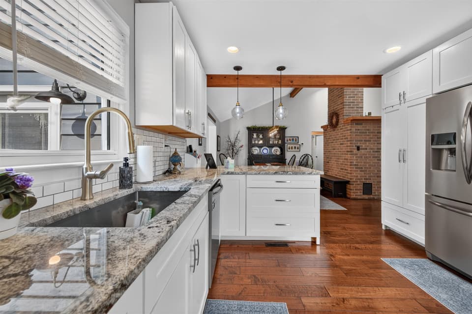 2405 Glade Drive SE, photo 24 of 40