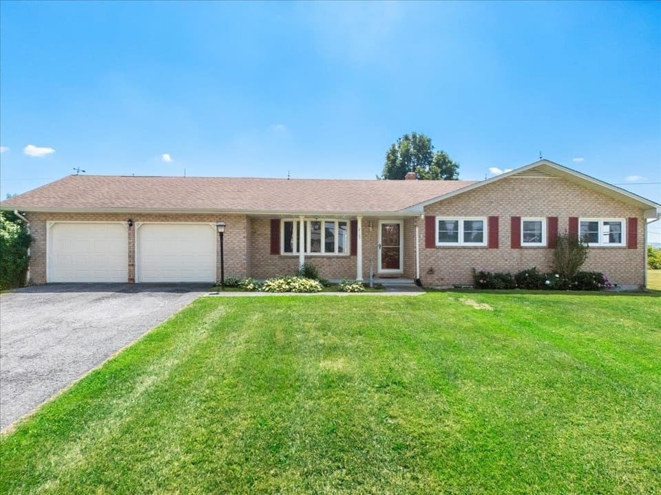 2105 Childress Road, photo 2 of 40