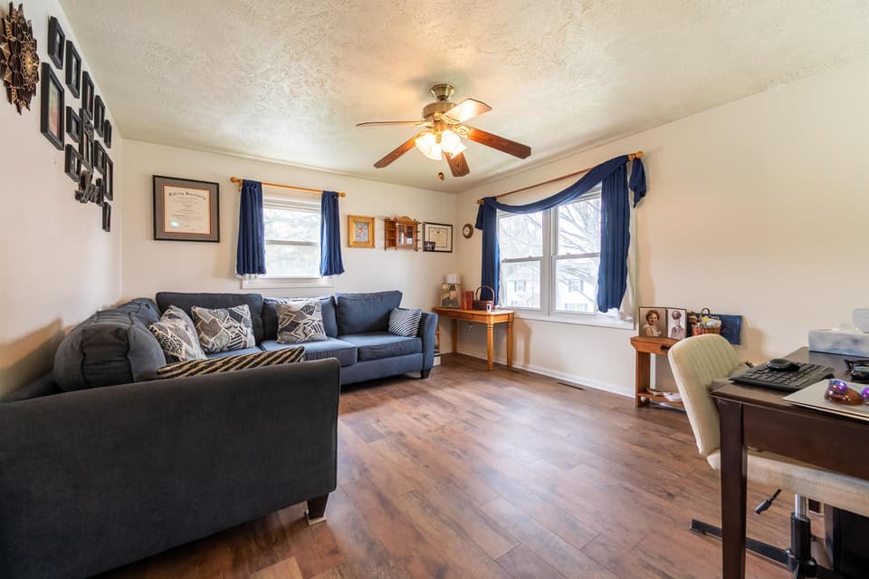 1380 Dow Street, photo 7 of 40