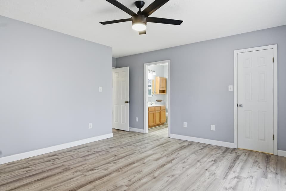 660 Warren Court, photo 20 of 29