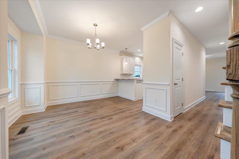 940 Holland Loop, photo 22 of 40