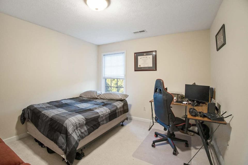 422 Miller St SE, photo 14 of 16