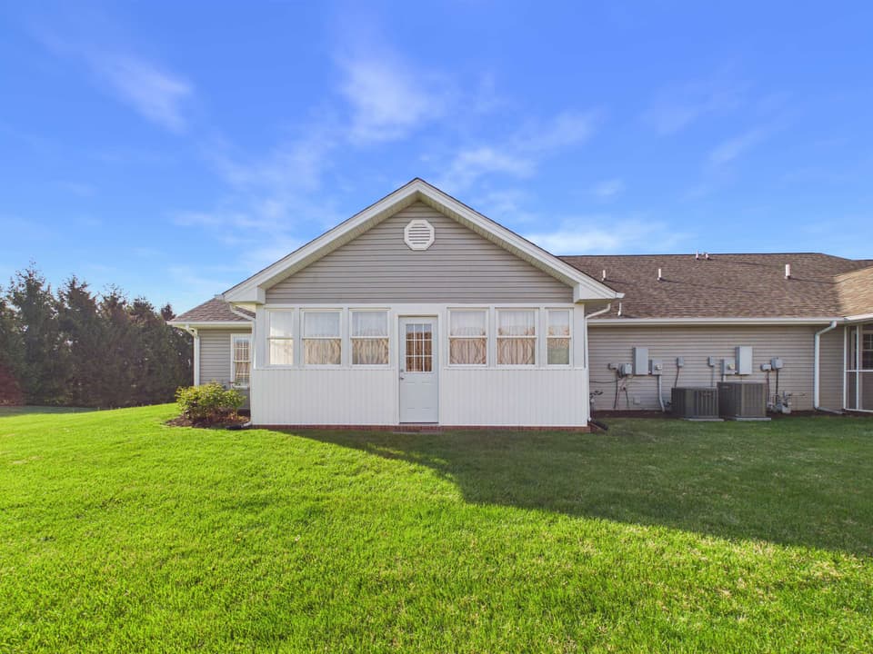 232 Wheatland Court NE, photo 5 of 38