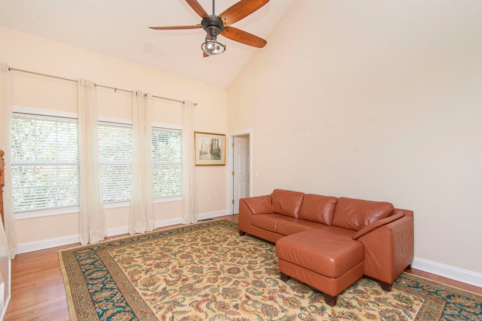 610 Oak Tree Boulevard, photo 8 of 37