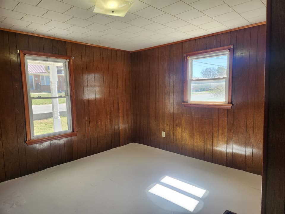 365 Clearview Drive, photo 12 of 40