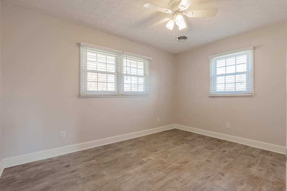 230 Montgomery Street NE, photo 29 of 40