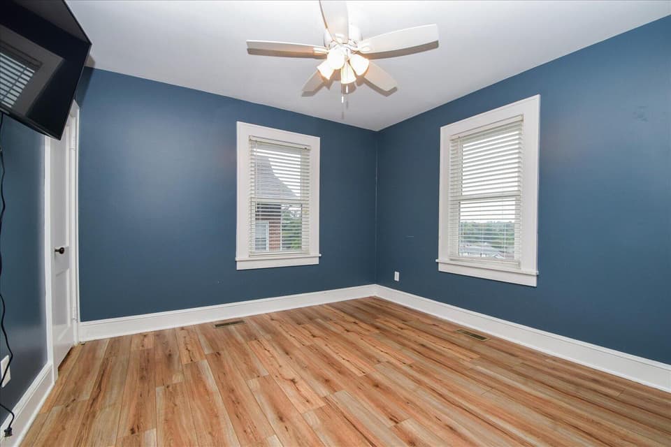 306 S Franklin St, photo 13 of 40