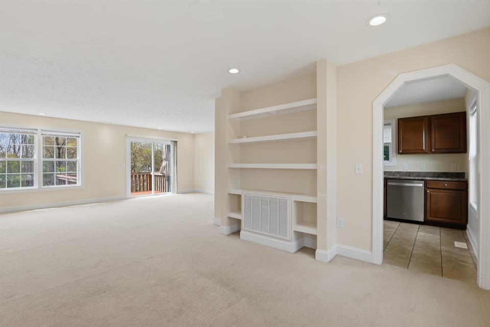 1410 Sherwood Drive, photo 14 of 40