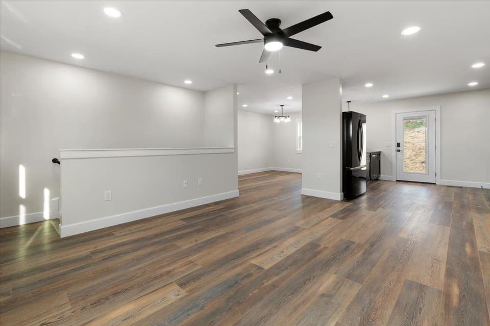 1045 Beaver Drive, photo 12 of 40