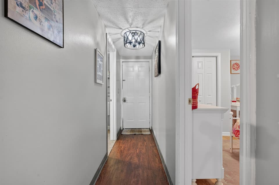 189 Pine Hollow Road, photo 30 of 40