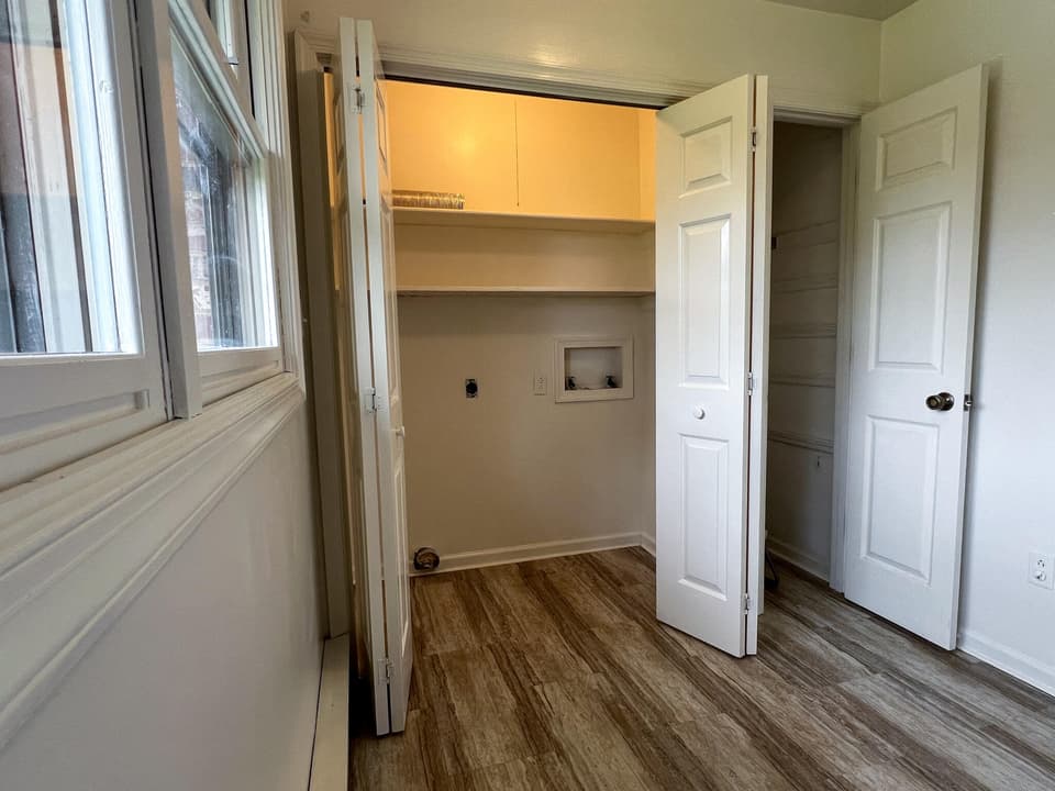 975 Carson Dr, photo 24 of 37