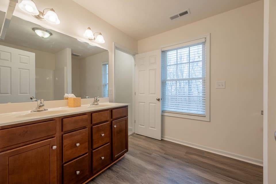 1110 Crosscreek Drive, photo 36 of 40
