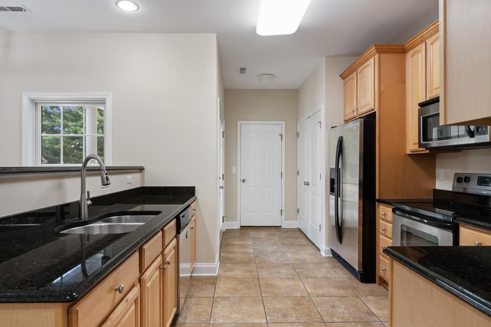 135 Phoenix Boulevard, photo 11 of 40