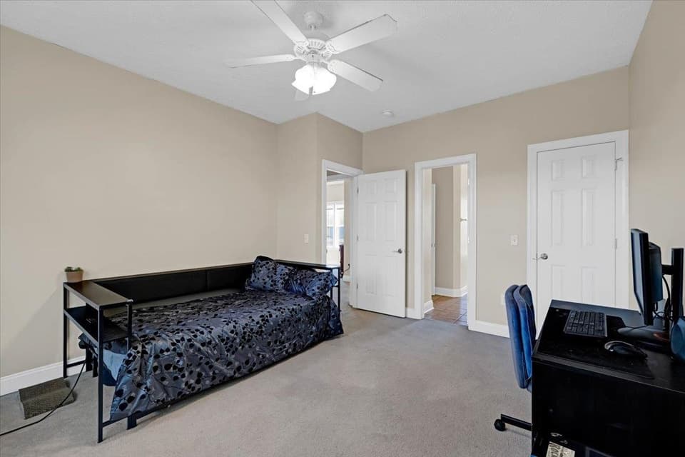 940 Oaktree Boulevard, photo 16 of 30