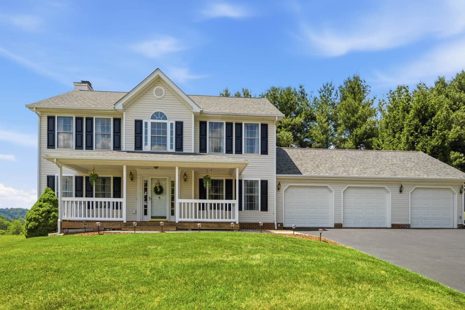 55 Sapphire Avenue, Christiansburg, VA