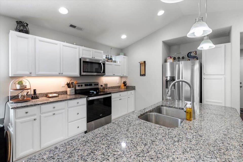 2195 Glade Drive SE, photo 17 of 38