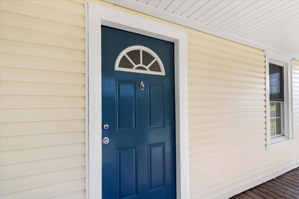 930 Forest Street, photo 6 of 36