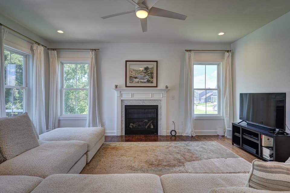 850 Jefferson Circle, photo 19 of 40
