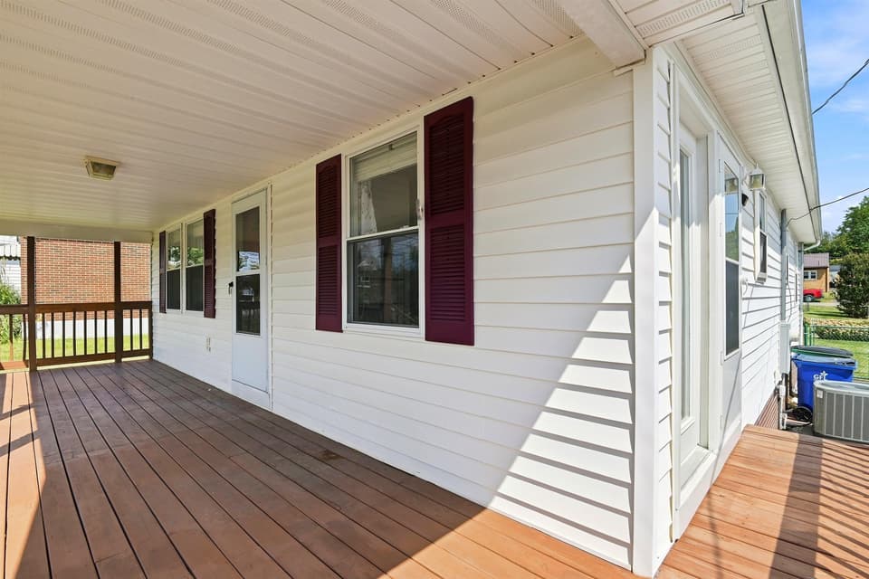 111 Hagan Street NE, photo 7 of 40