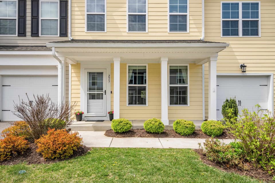 275 Hamilton Avenue NW, photo 2 of 40