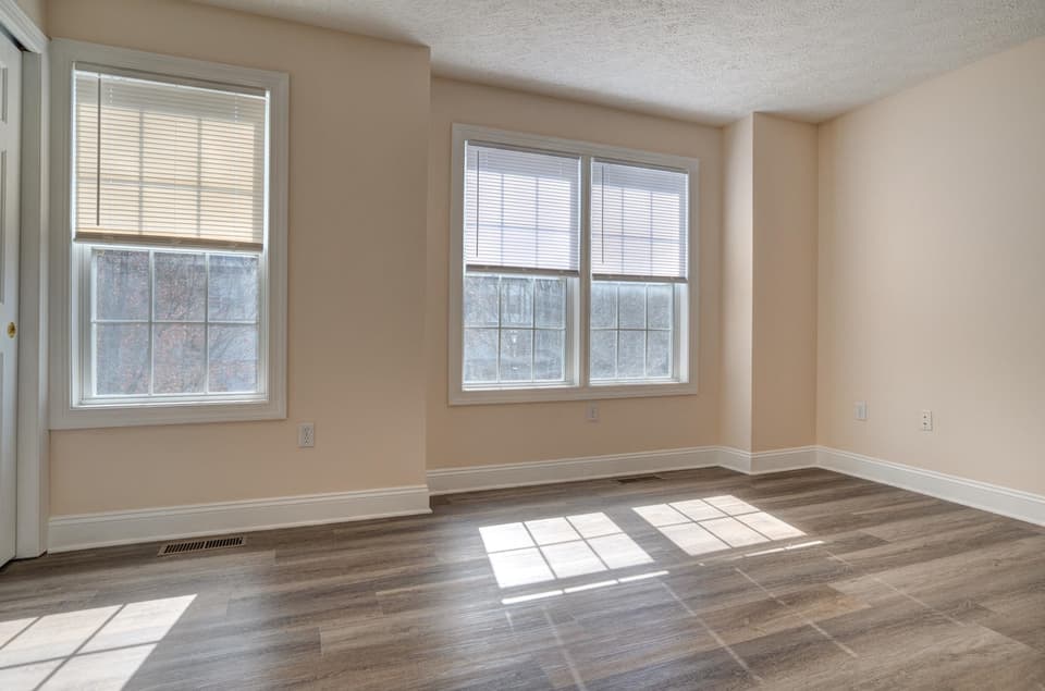 825 Oaktree Boulevard, photo 23 of 32