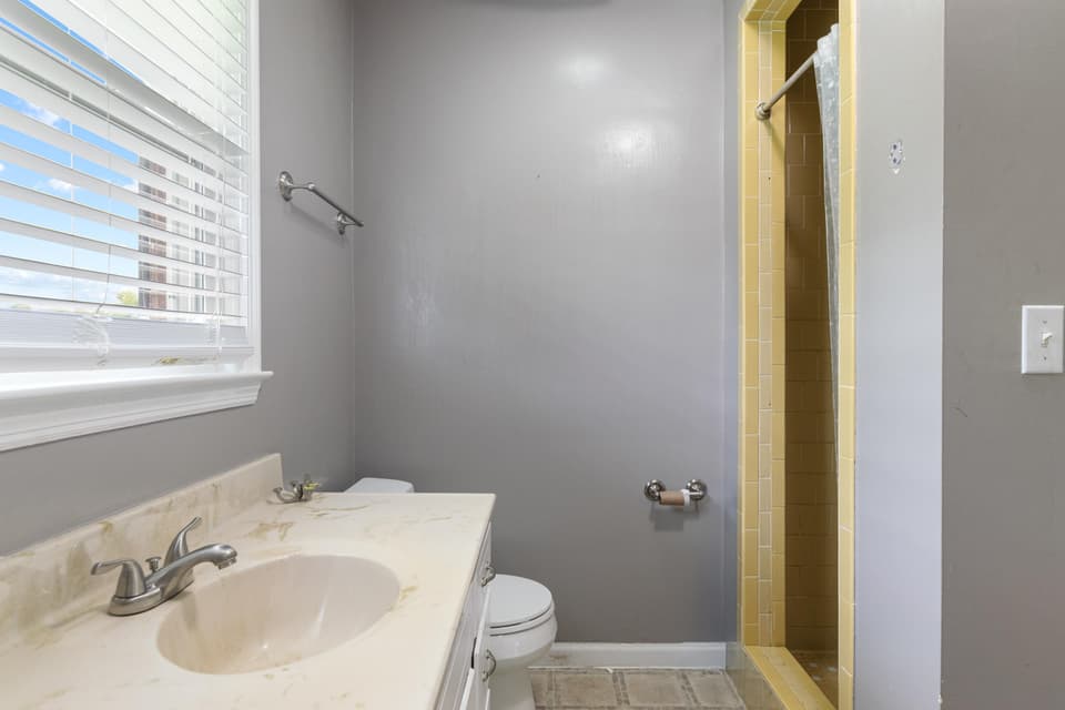 955 McHenry Avenue, photo 14 of 29