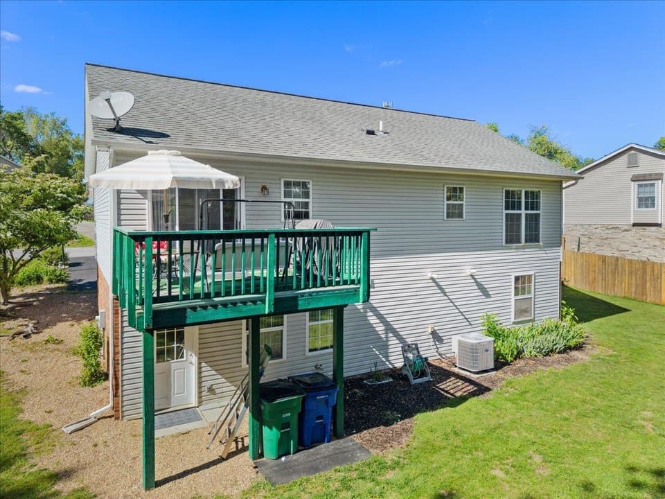 650 Warren Court, photo 35 of 40