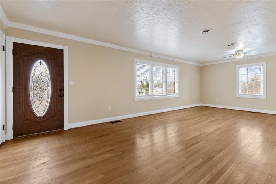 106 Miller Street SE, photo 11 of 40