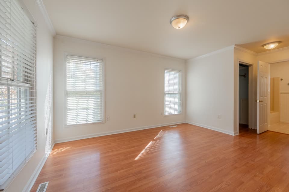497 Canterbury Street SW, photo 14 of 40