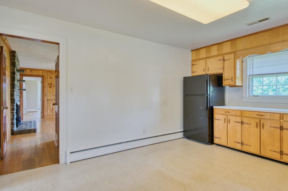 108 Roseland Drive, photo 21 of 40