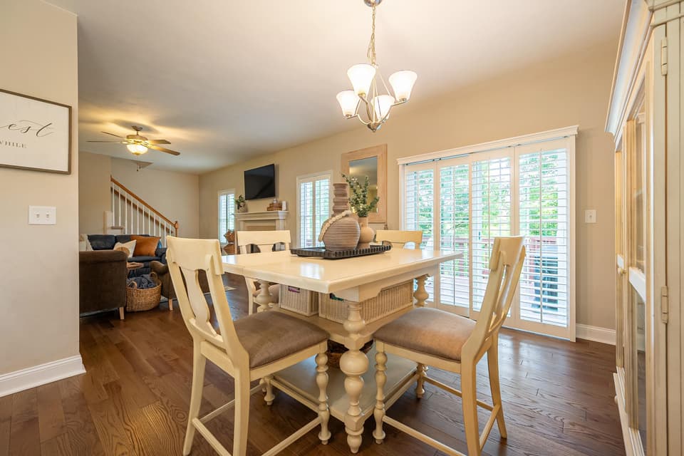 1136 Crosscreek Drive, photo 17 of 40