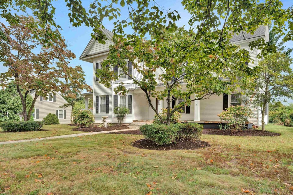 115 Lester Street, photo 3 of 40