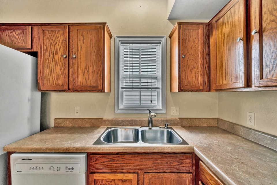 135 Wistaria Drive, photo 10 of 40