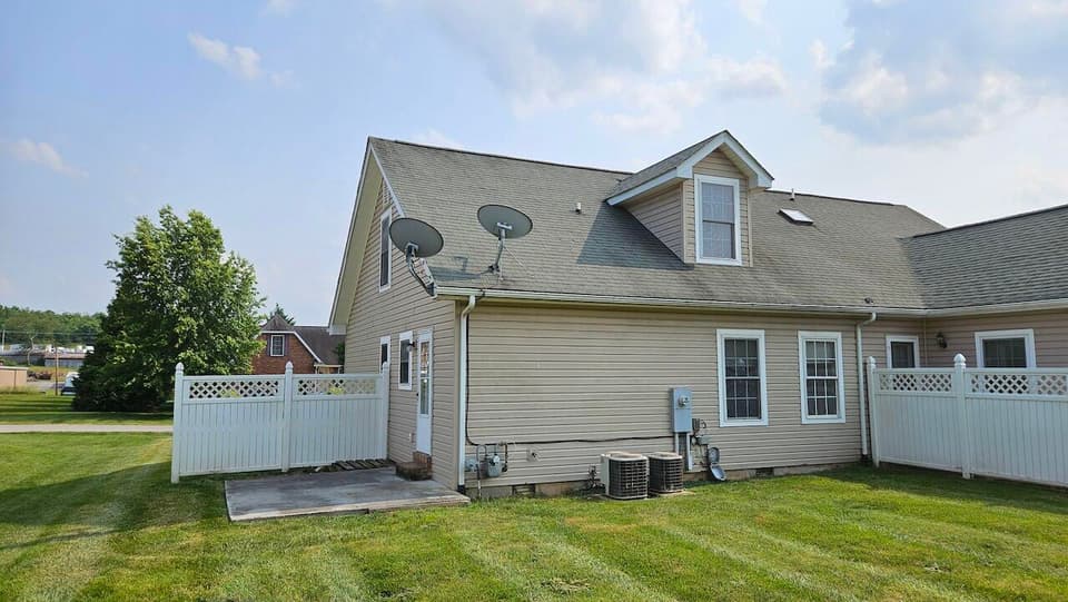 1043 Elk Drive, photo 5 of 10