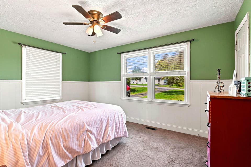 105 Ellett Drive SE, photo 18 of 37