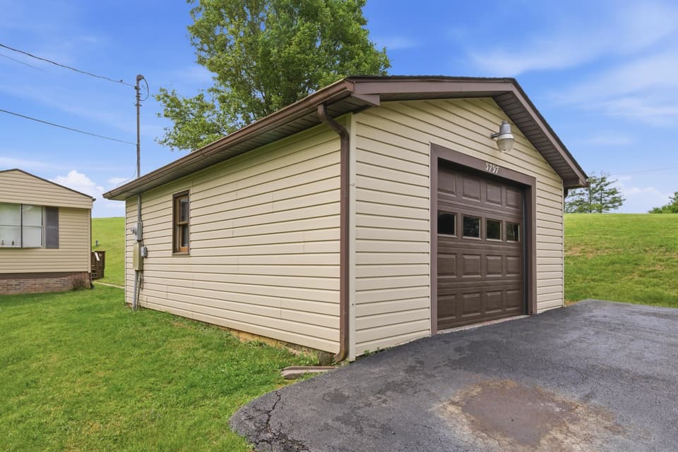 3797 Poppy Lane, photo 7 of 20