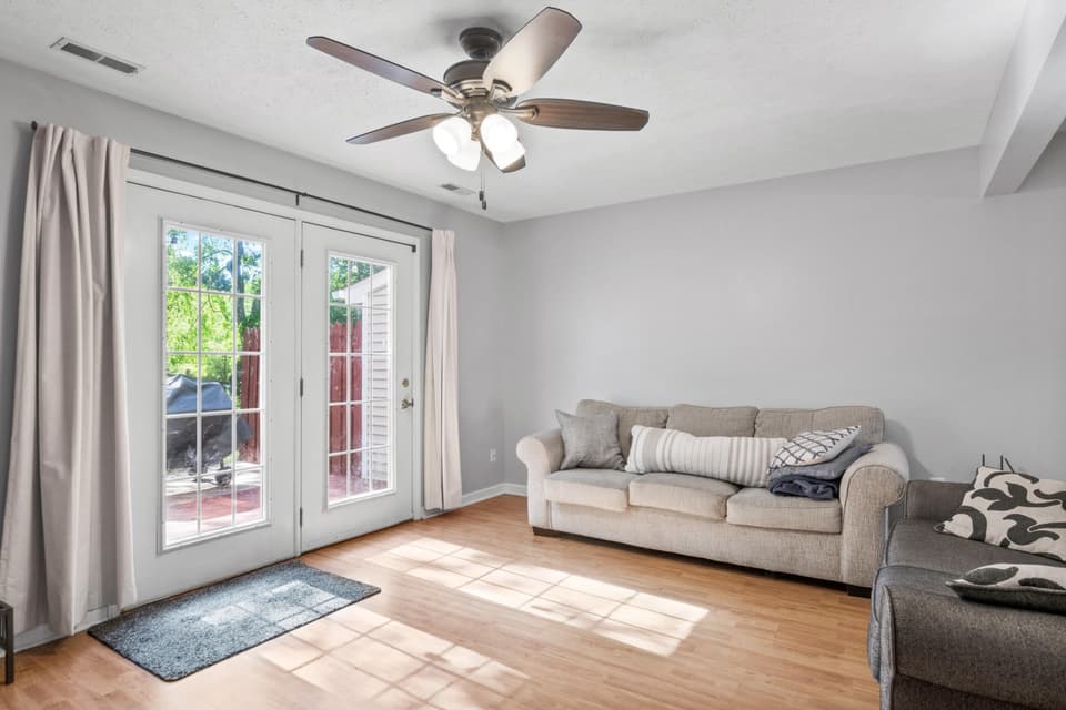 1637 York Drive, photo 13 of 24