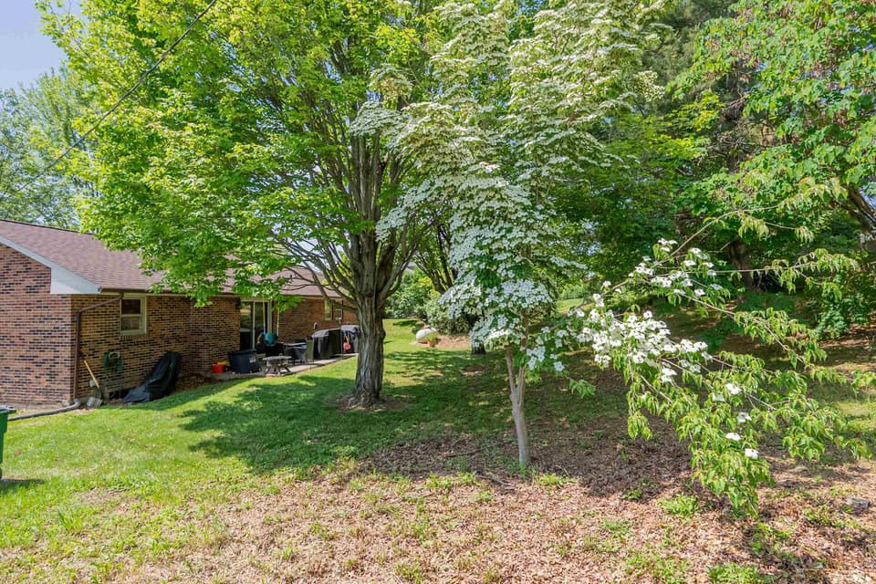 695 Carson Drive, photo 8 of 37